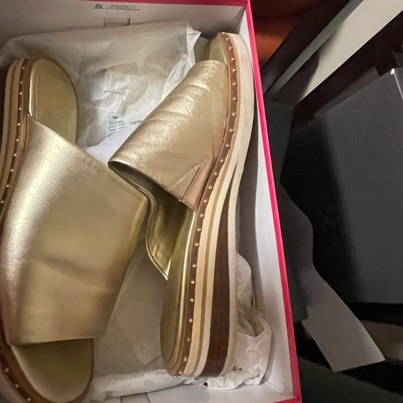 Vince Camuto Leather - Picture 3 of 6